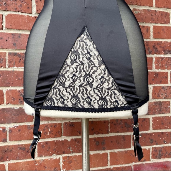 Victoria’s Secret Black Satin & Mesh Corset Garter Belt Size 34B Sexy Lingerie - Picture 5 of 16